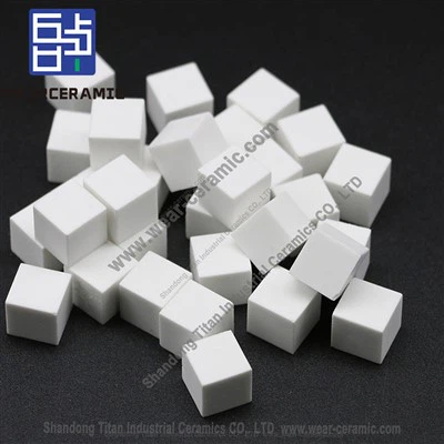 Alumina slitasjebestandig keramisk fôrkube